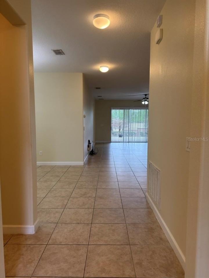 1106 Lattimore Dr - Photo 3 of 32