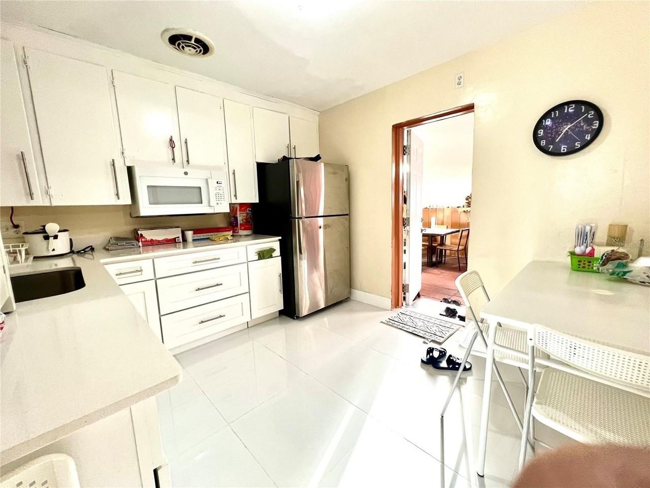 5009 Deauville Dr - Photo 3 of 25