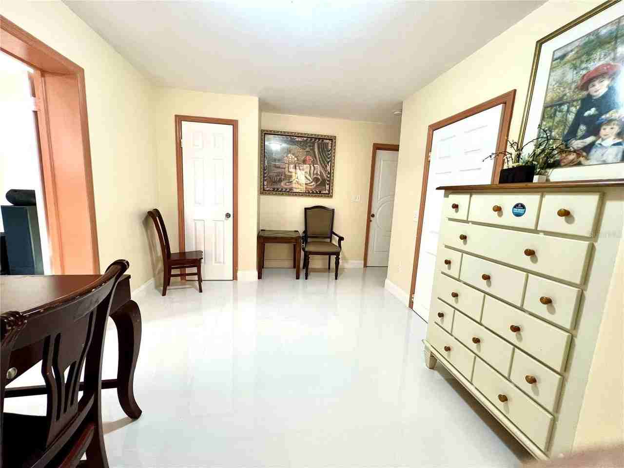 5009 Deauville Dr - Photo 4 of 25