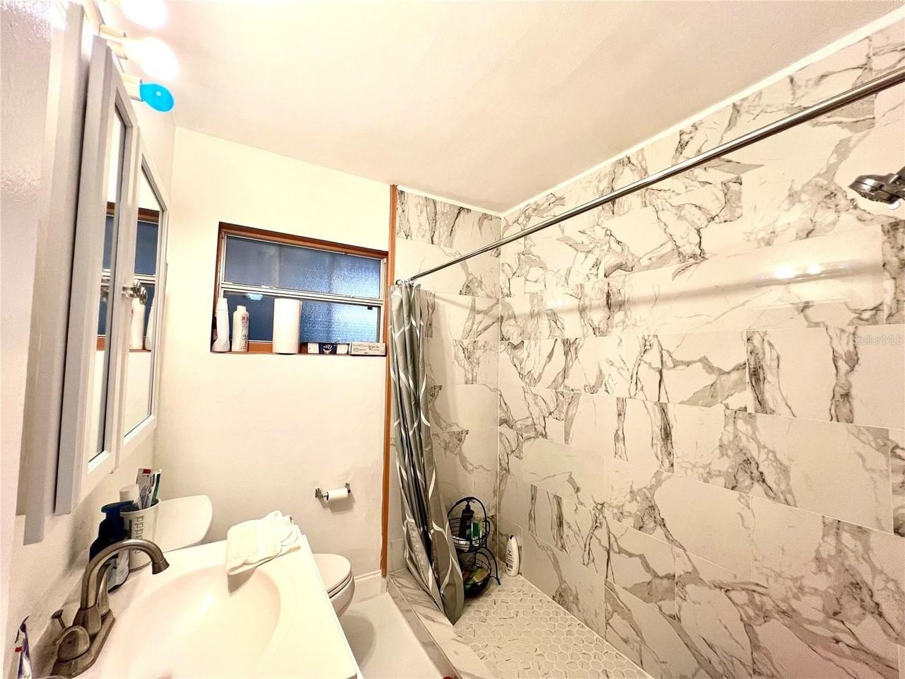 5009 Deauville Dr - Photo 7 of 25