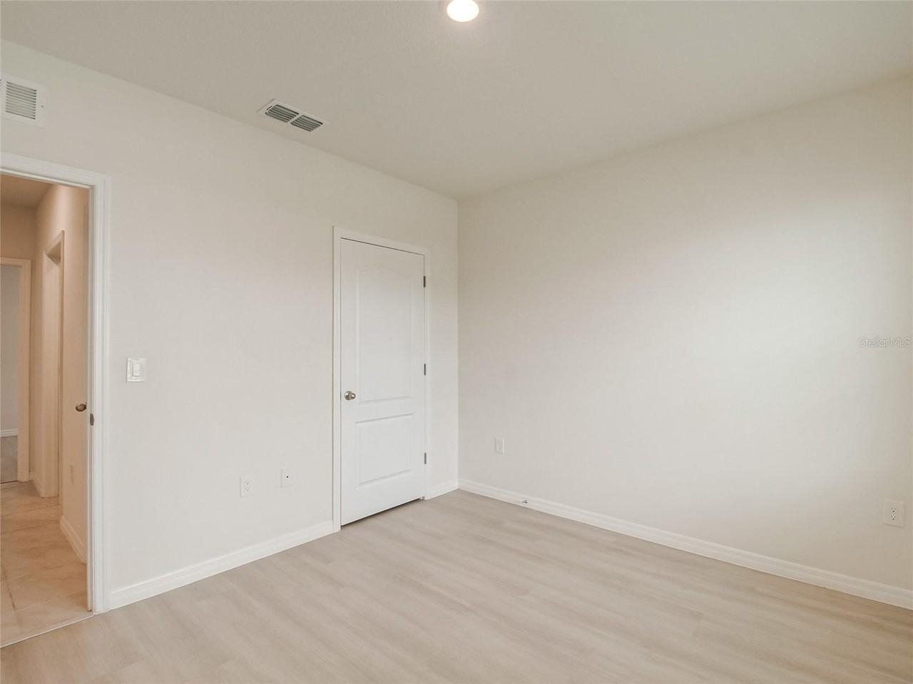 3630 Caspian St - Photo 7 of 44