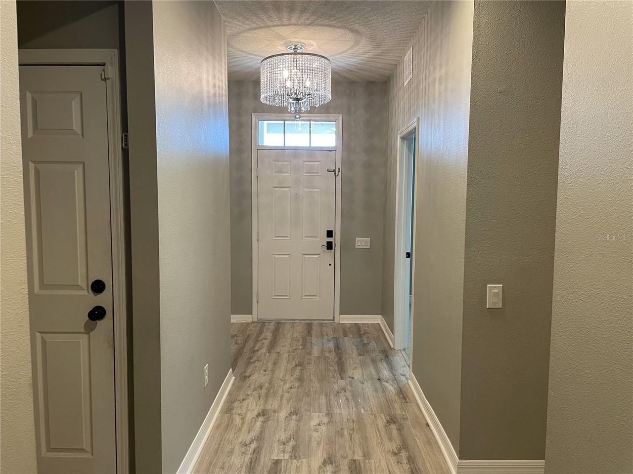 11019 55th Ct E - Photo 3 of 25