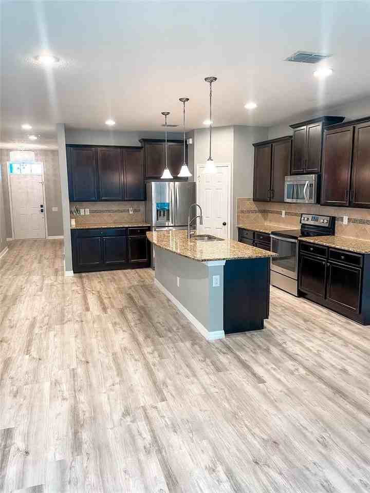 11019 55th Ct E - Photo 4 of 25