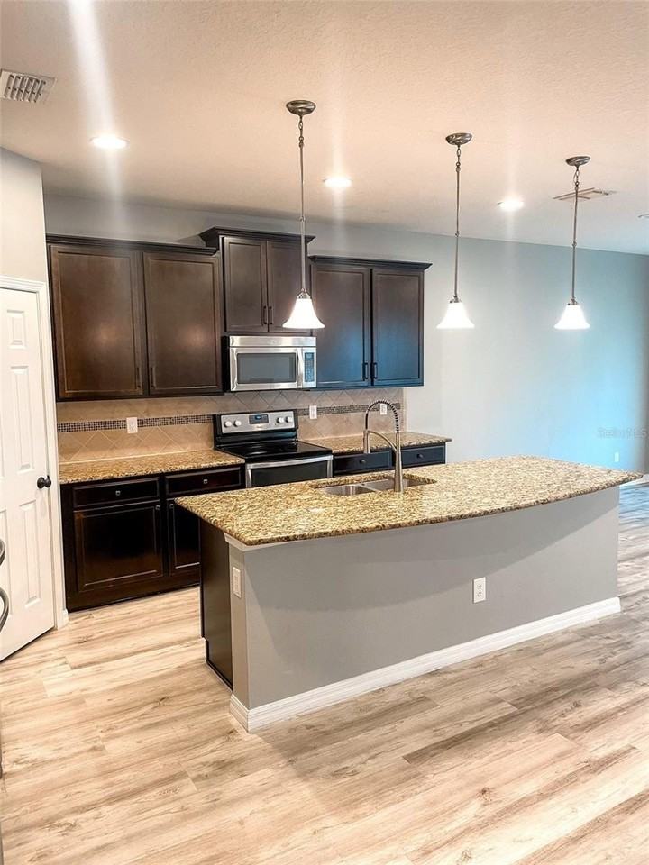 11019 55th Ct E - Photo 5 of 25