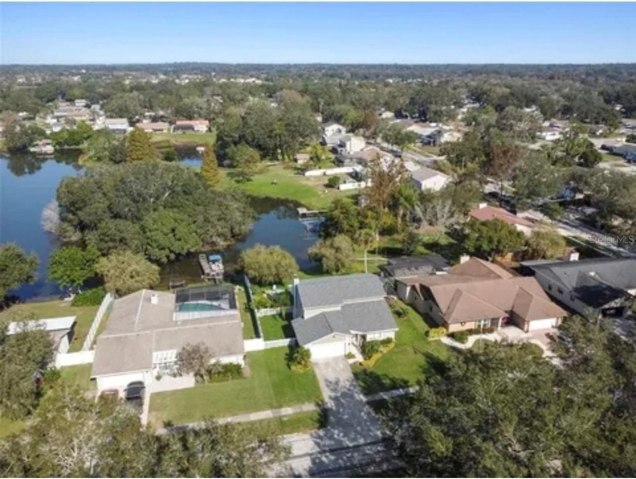 1326 Corner Oaks Dr - Photo 3 of 33