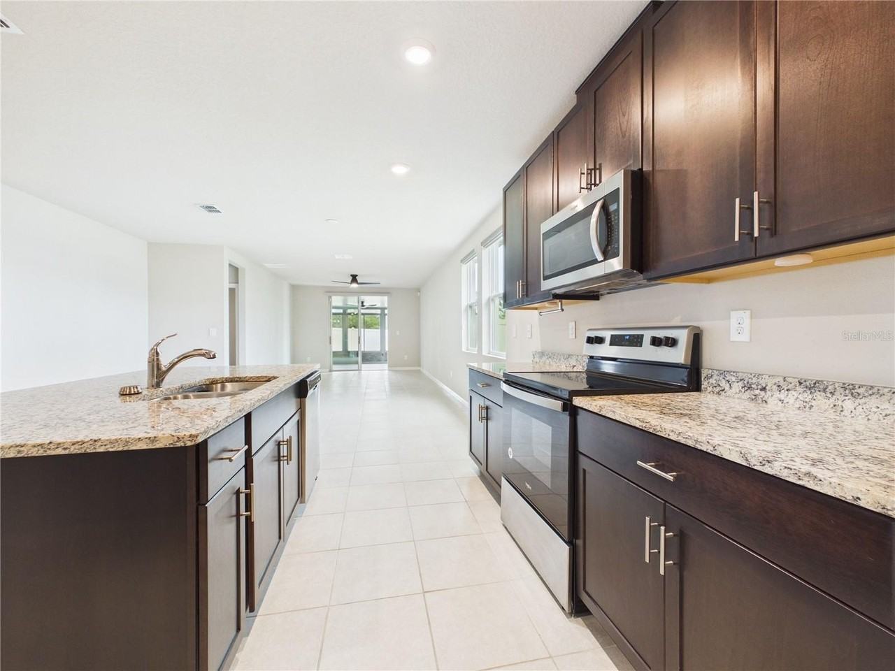 38707 Finn Clover Ln - Photo 4 of 37