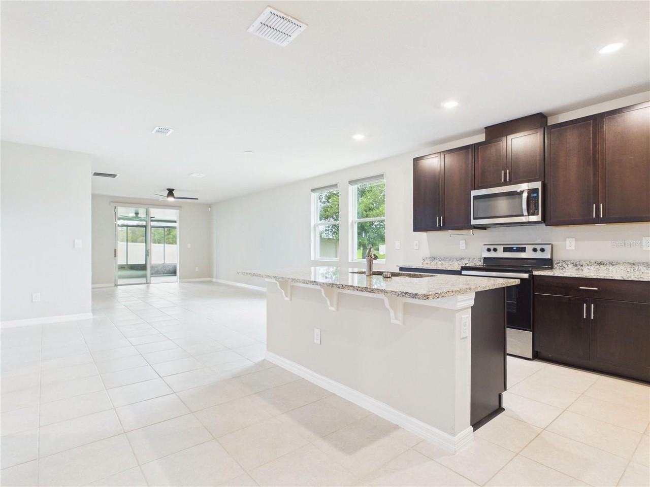 38707 Finn Clover Ln - Photo 5 of 37