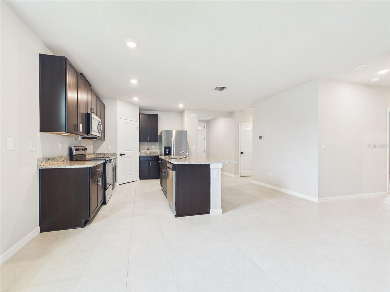 38707 Finn Clover Ln - Photo 6 of 37