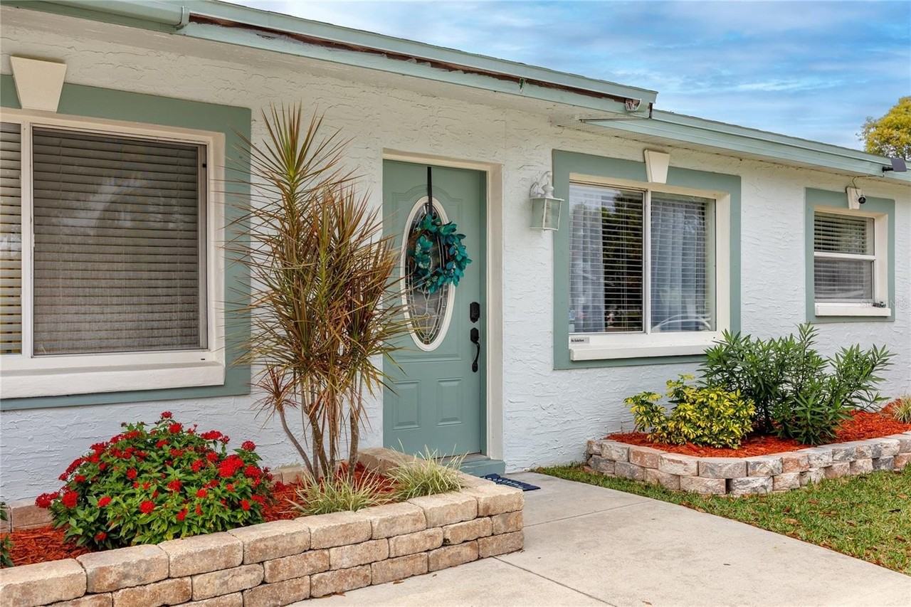 11254 116th St - Photo 2 of 36