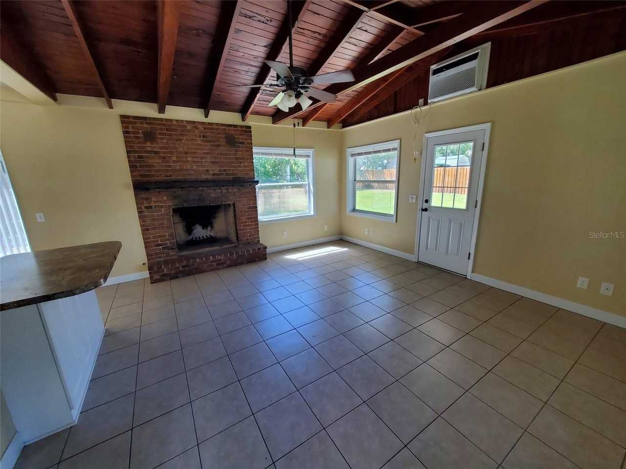 37646 Hendley Ave - Photo 6 of 17