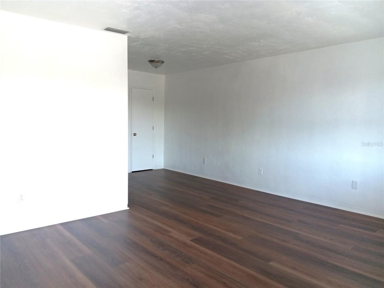 1260 70th St N #7 - Photo 2 of 18