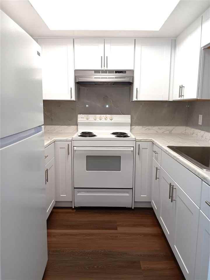 1260 70th St N #7 - Photo 5 of 18