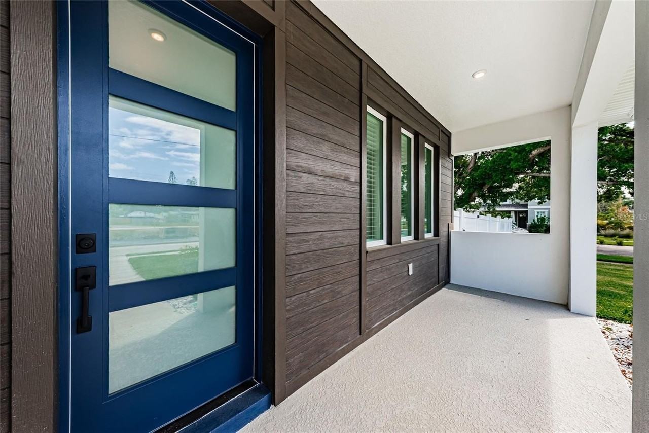 1701 25th Ave N - Photo 4 of 50