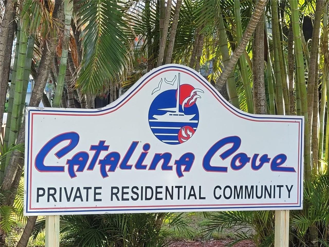 14521 Catalina Cir - Photo 3 of 47