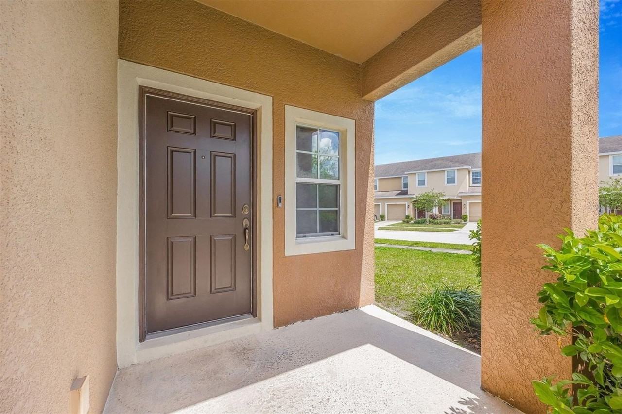 6705 Holly Heath Dr - Photo 3 of 50
