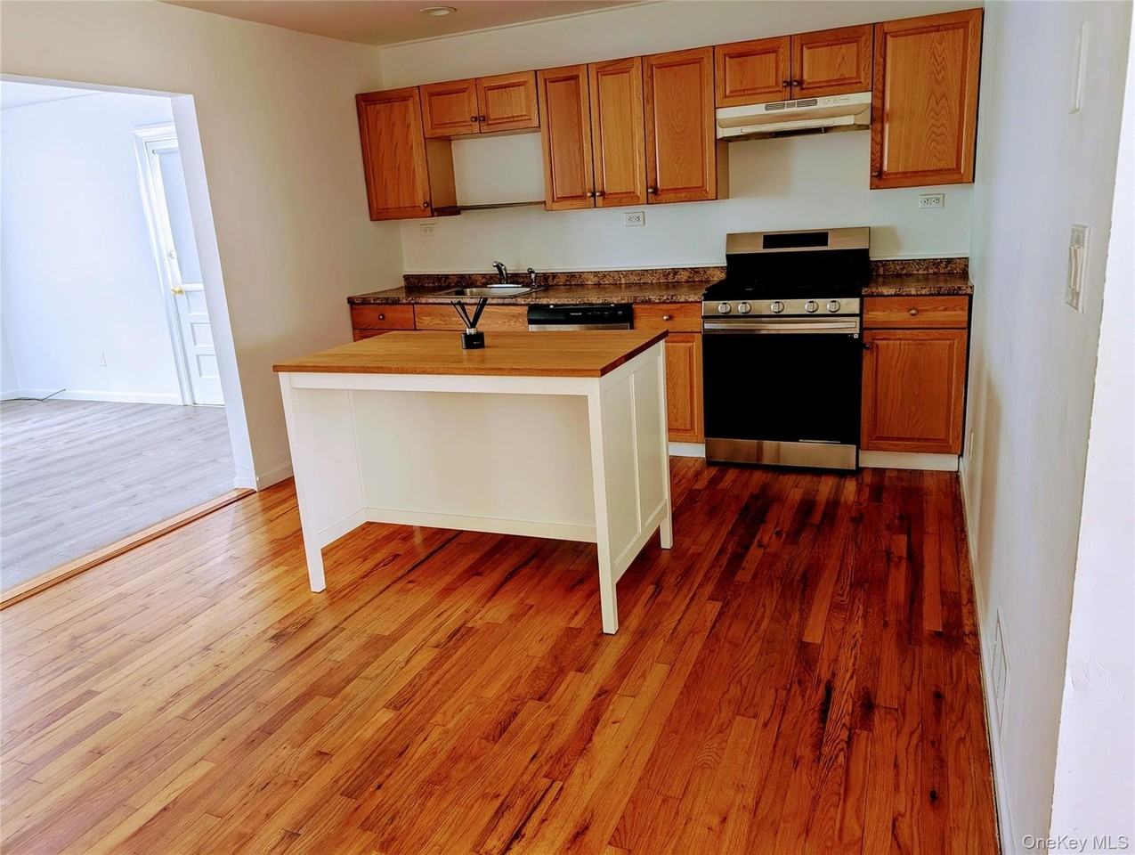 107 Morton Blvd - Photo 3 of 10