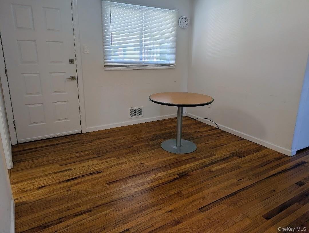 107 Morton Blvd - Photo 4 of 10