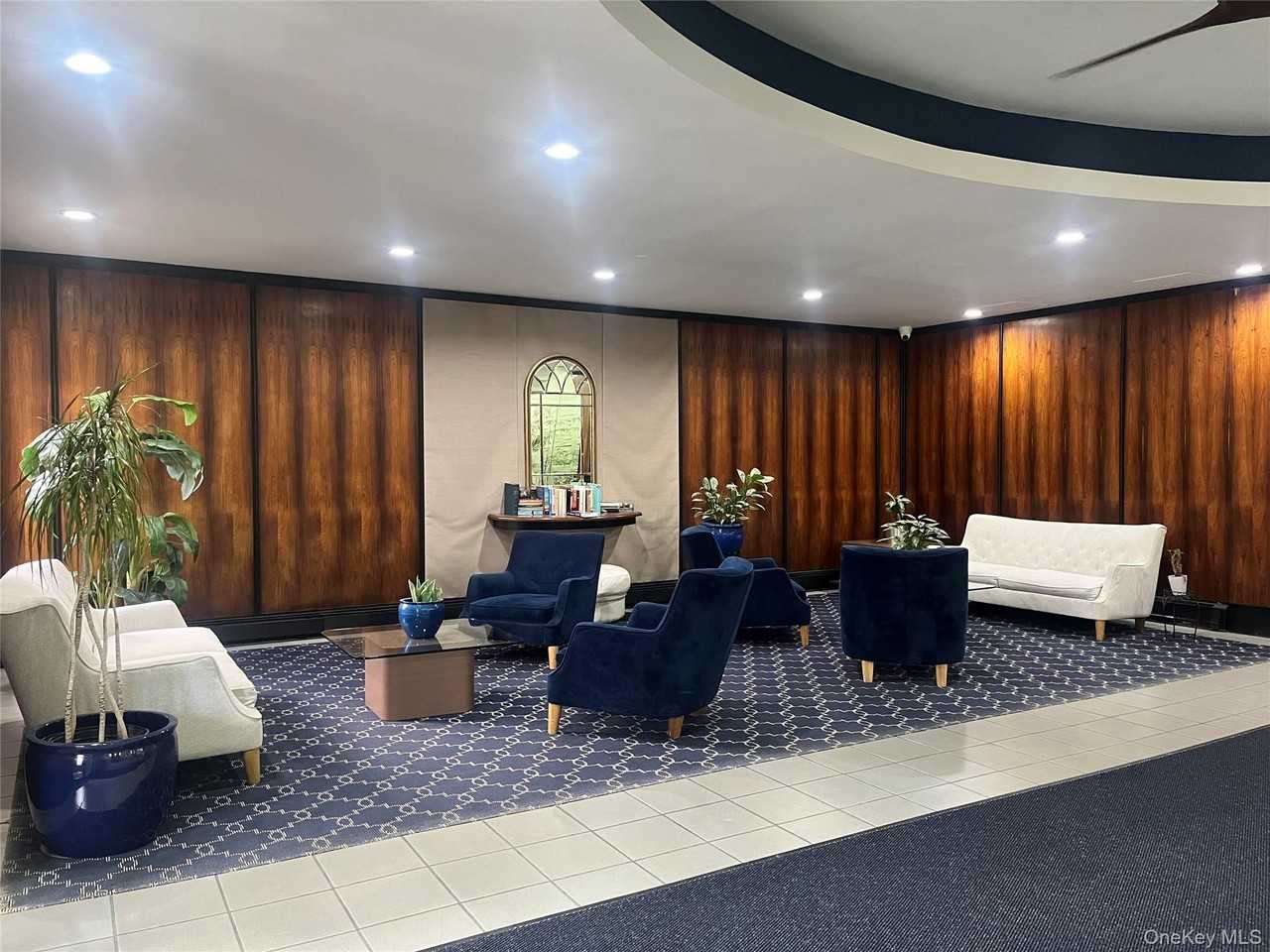 666 Pelham Rd Apt 3a - Photo 3 of 23