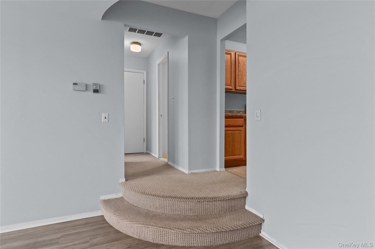 60 Kensico Rd #22 - Photo 2 of 14