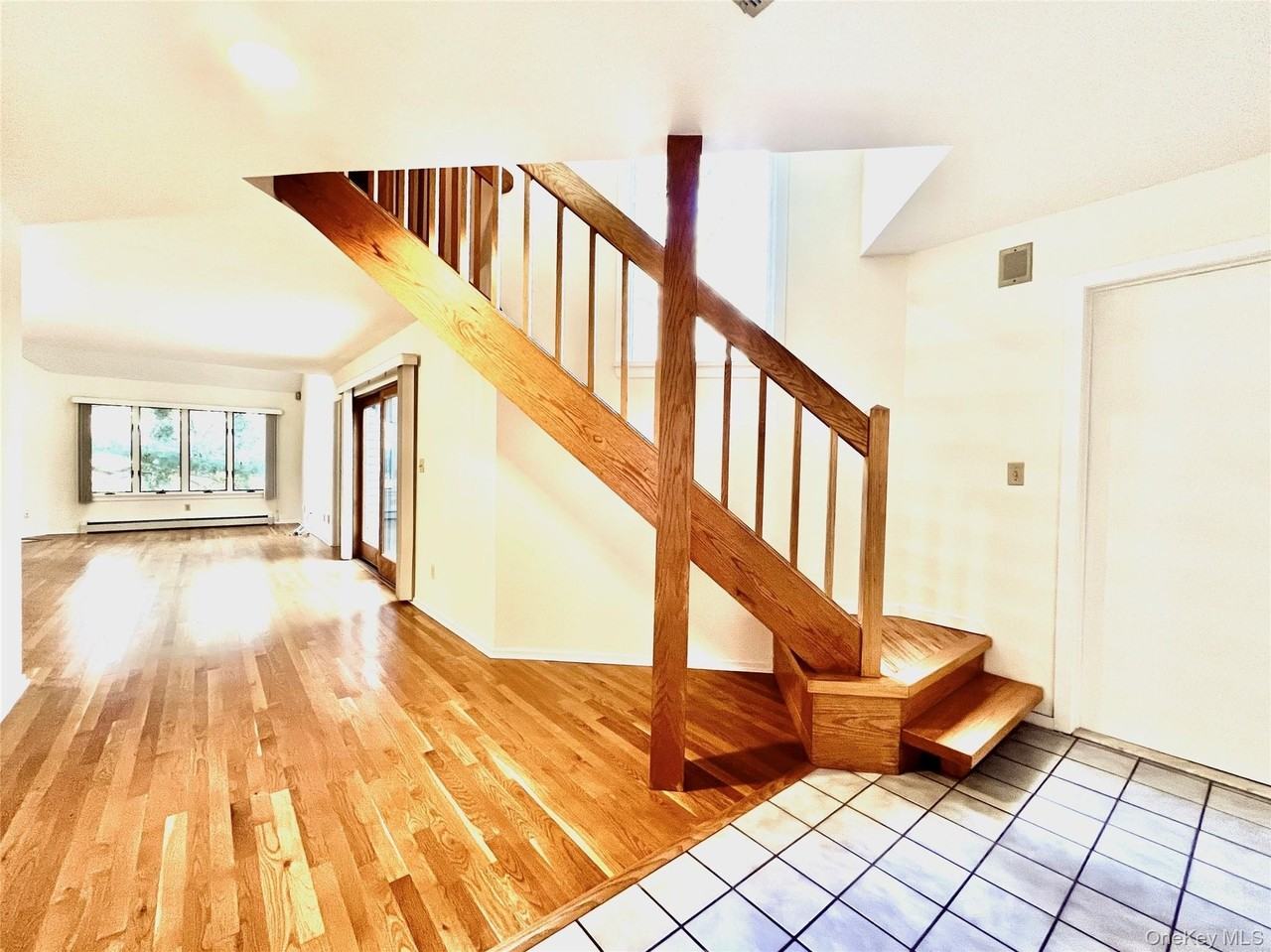 15 Evon Ct - Photo 3 of 39