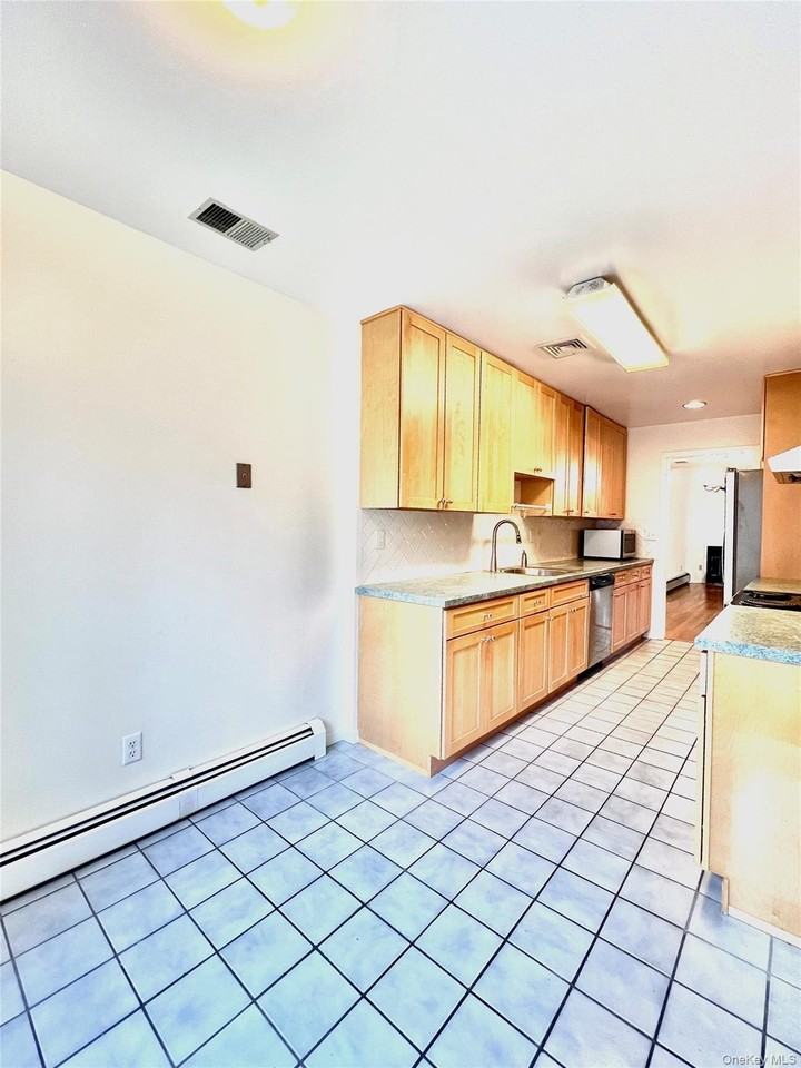 15 Evon Ct - Photo 6 of 39