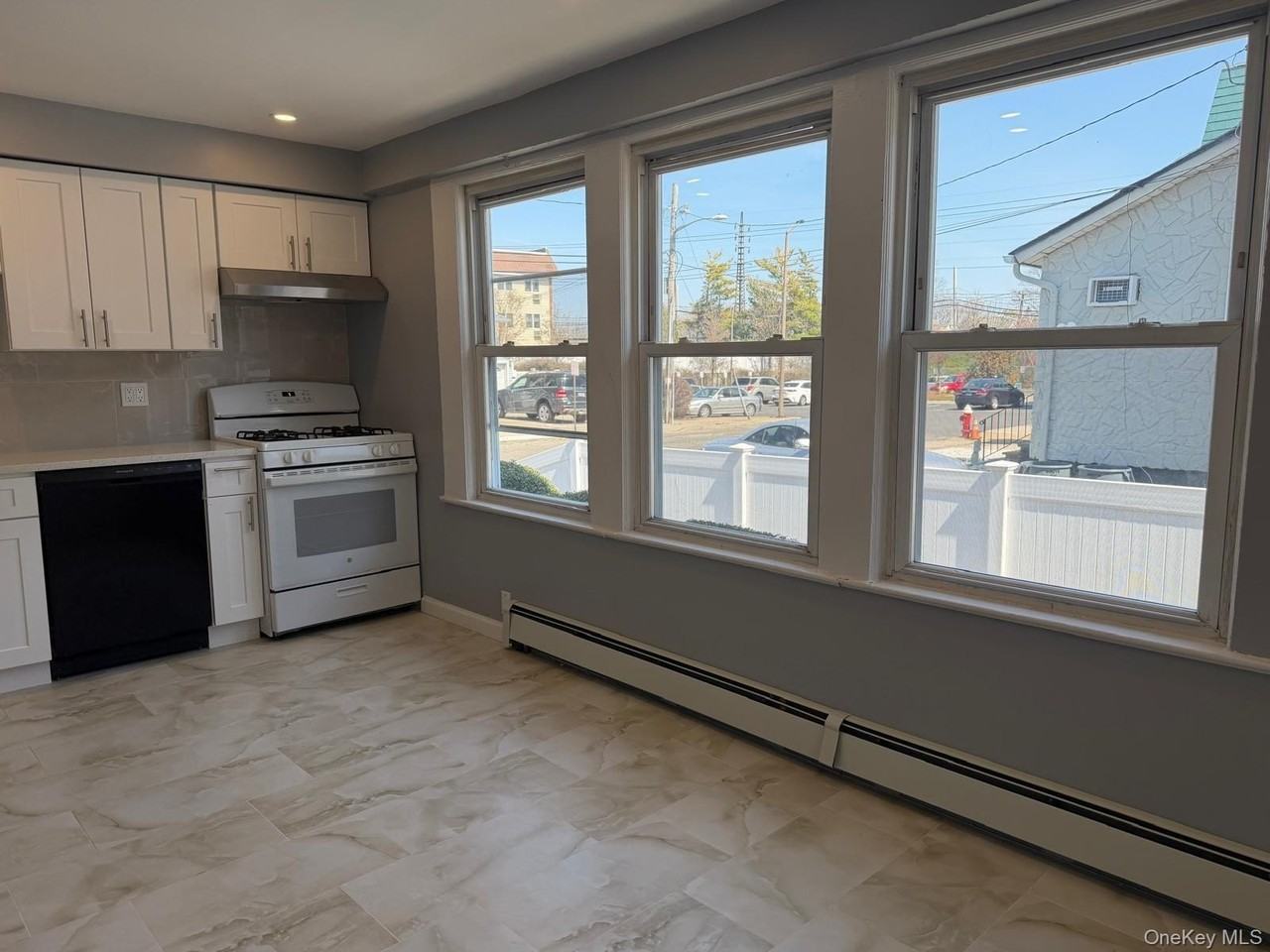 24 Doxsey Pl Apt 2 - Photo 7 of 13