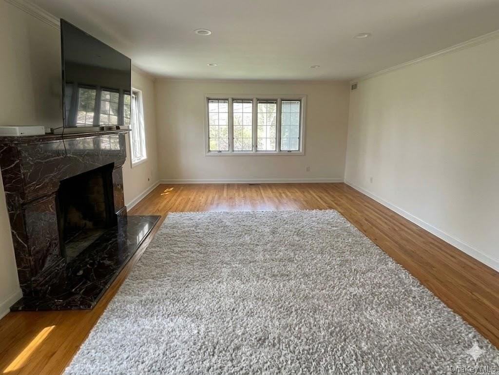 64 Old Pond Rd - Photo 3 of 10