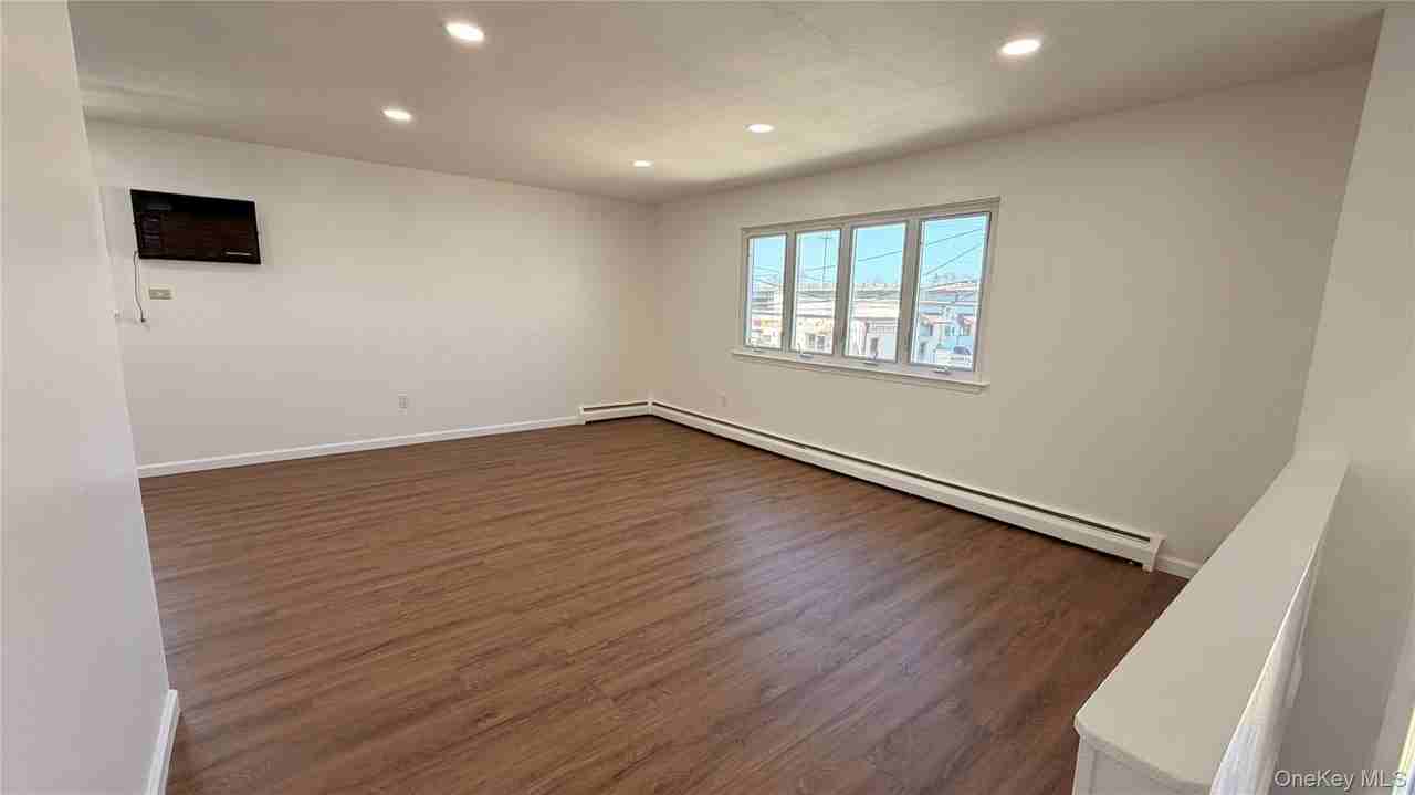 540 Oak St - Photo 3 of 19