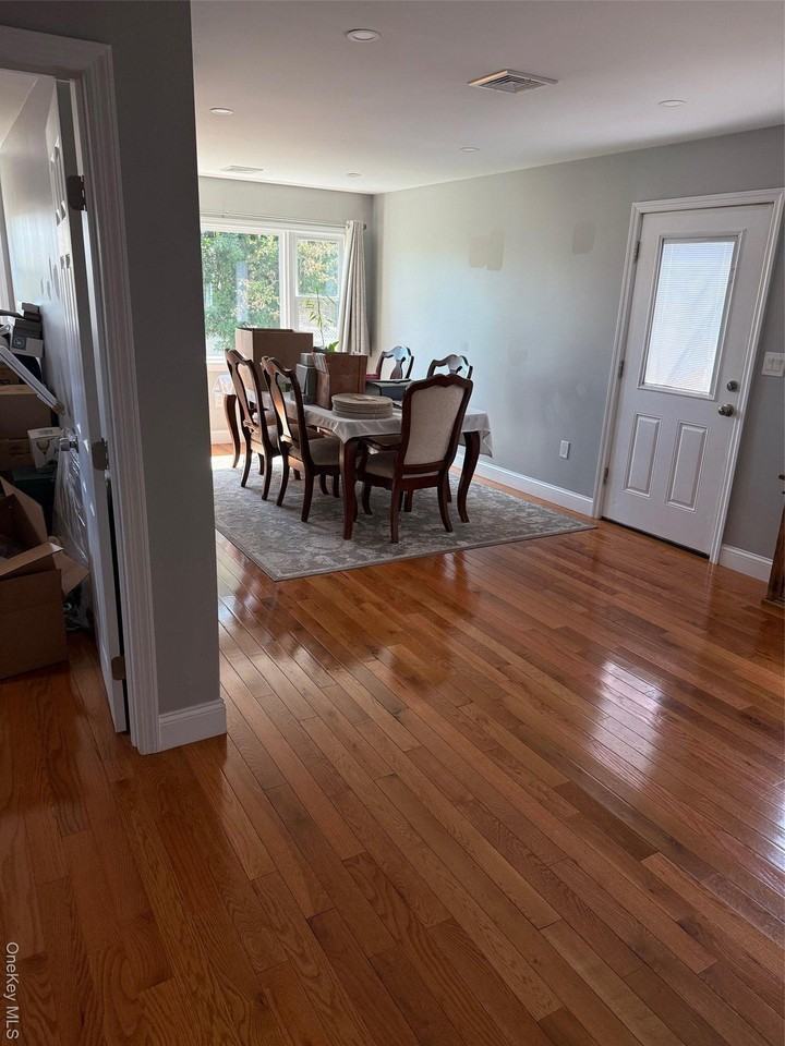 46 Lincoln Pl - Photo 3 of 33