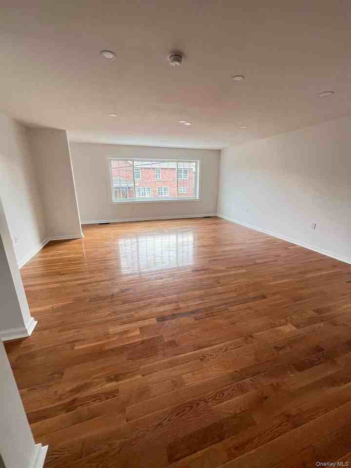 50 Vineyard Ave - Photo 3 of 43