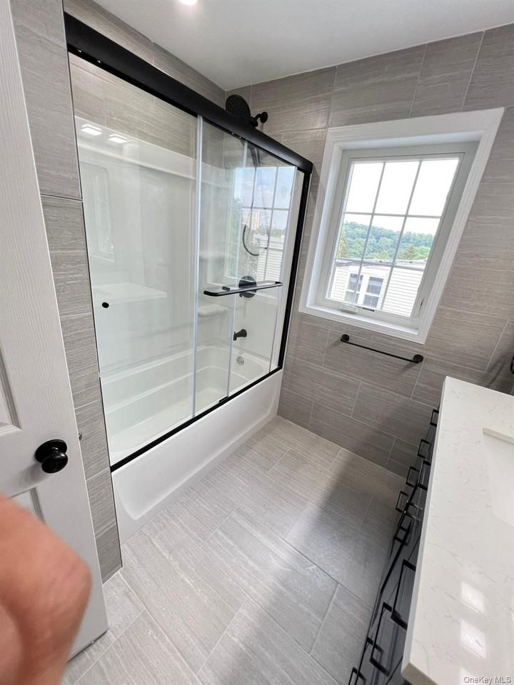 50 Vineyard Ave - Photo 4 of 43