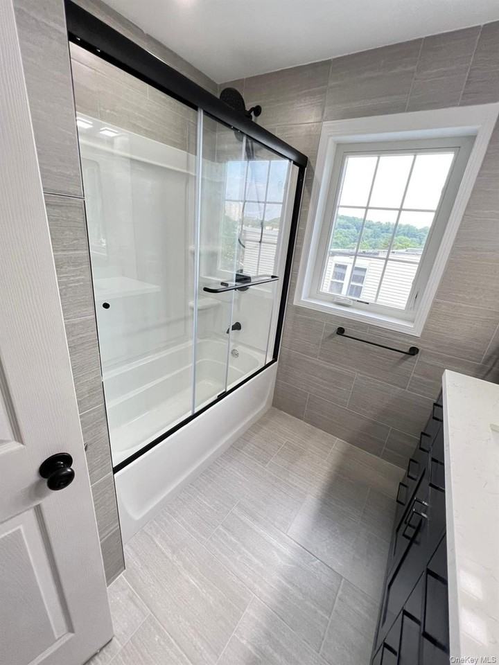 50 Vineyard Ave - Photo 6 of 43