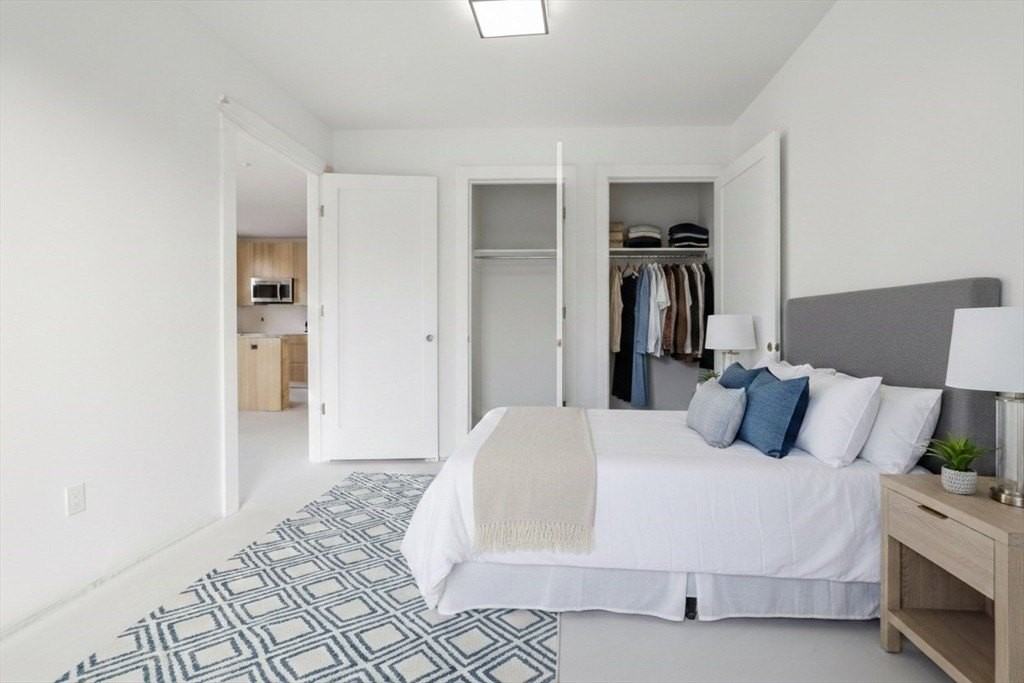 1035 Commonwealth Ave #205