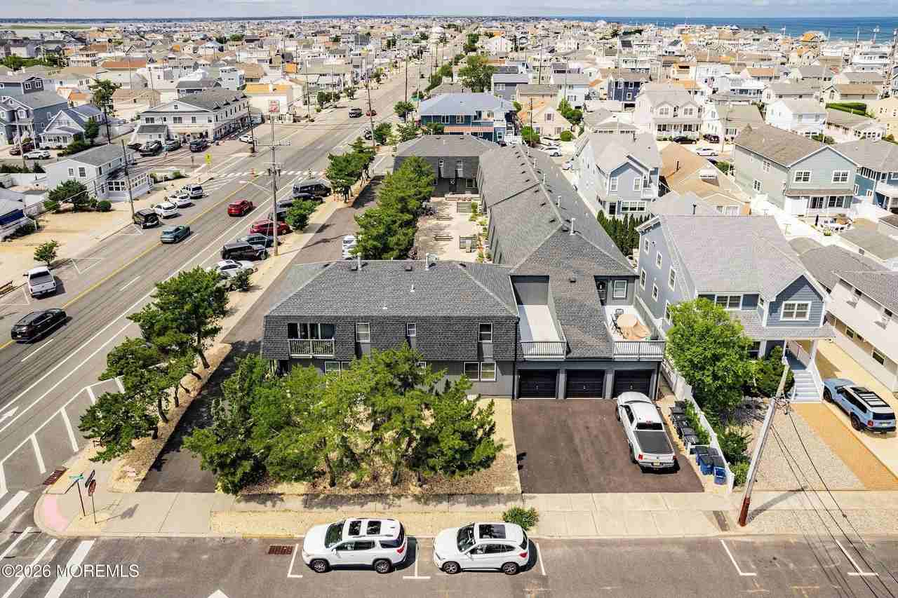 75 Grand Central Ave Apt 6 - Photo 2 of 19