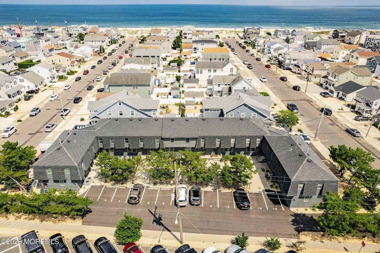 75 Grand Central Ave Apt 6 - Photo 3 of 19