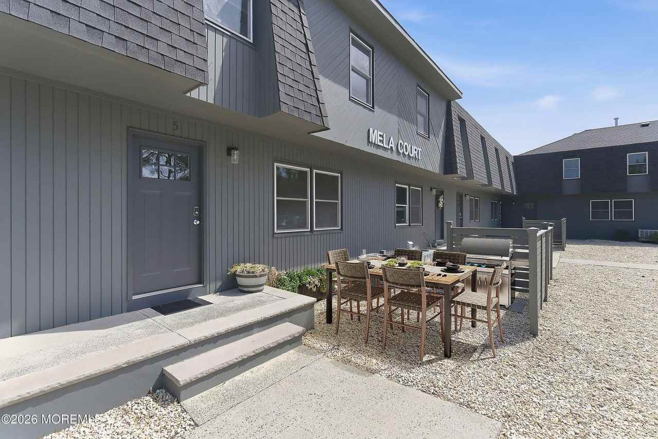 75 Grand Central Ave Apt 6 - Photo 6 of 19