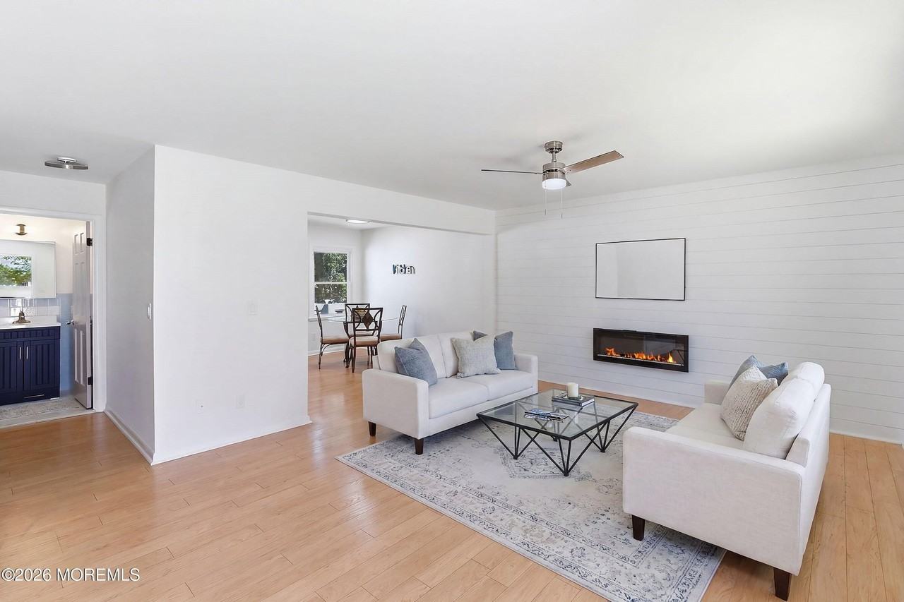 75 Grand Central Ave Apt 6 - Photo 7 of 19