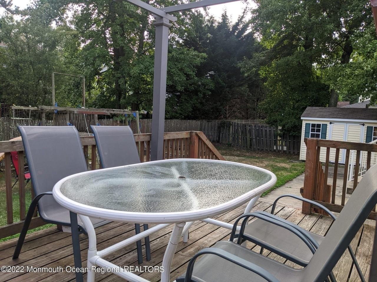 1304 Franklin Ave - Photo 3 of 25