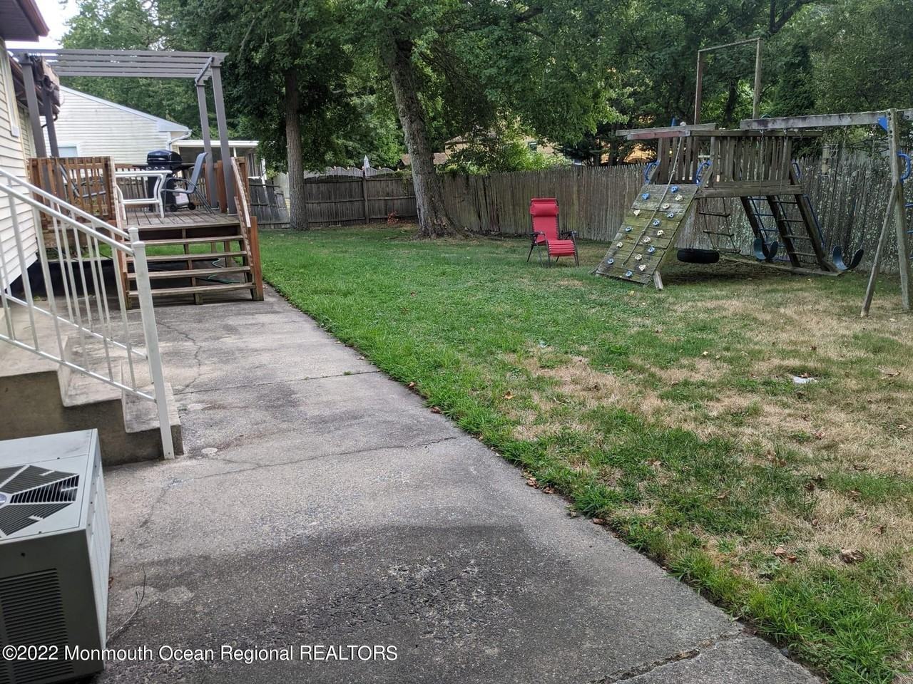 1304 Franklin Ave - Photo 5 of 25