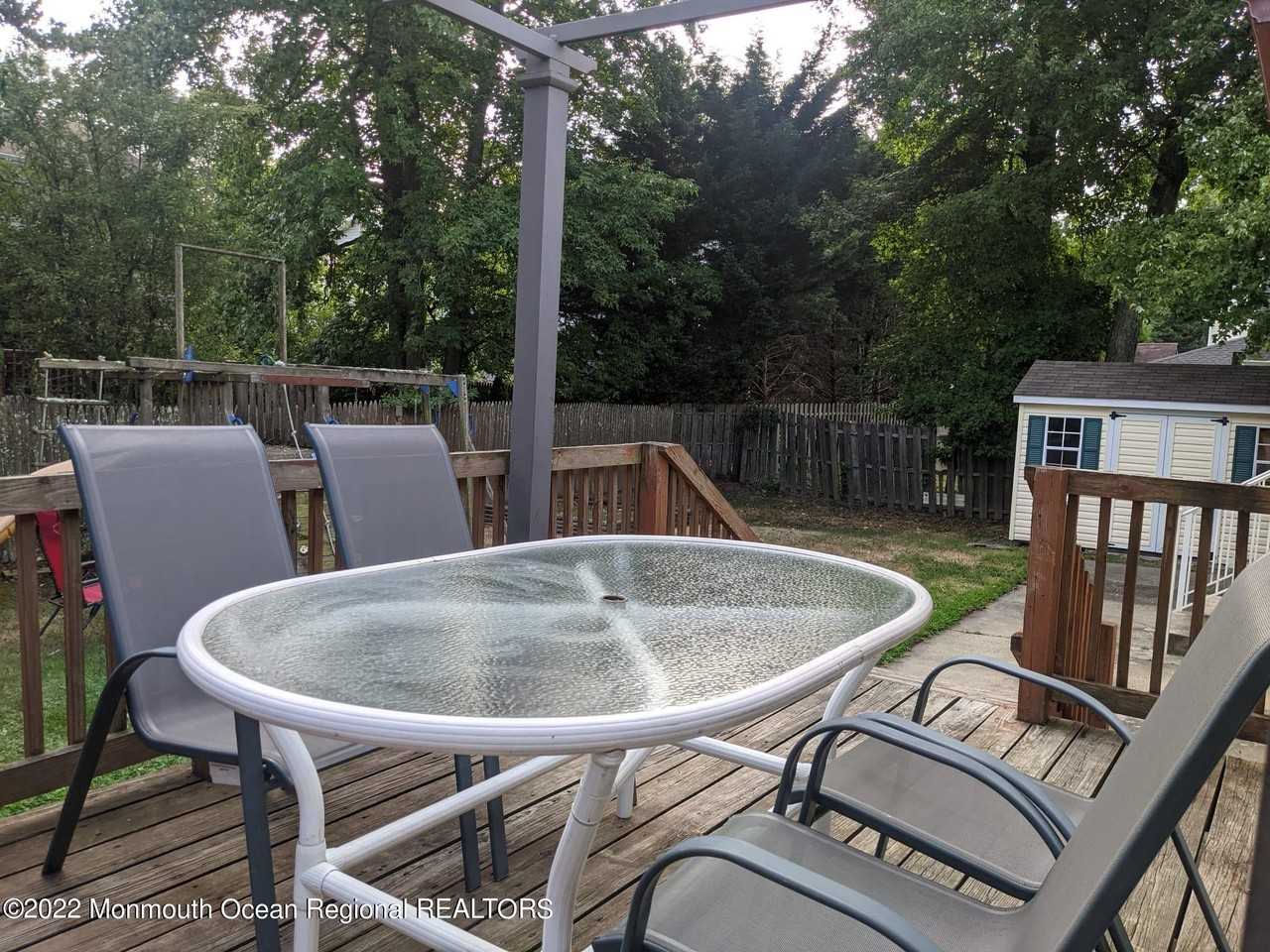 1304 Franklin Ave - Photo 3 of 25