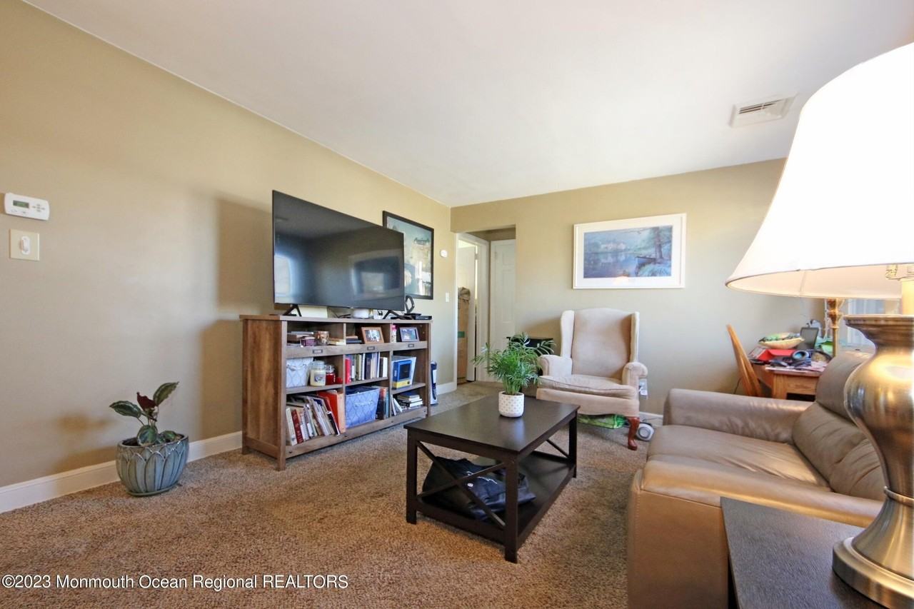 14 Oldfield Pl - Photo 6 of 17