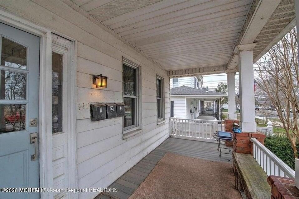 610 1/2 5th Ave Apt 3 - Photo 3 of 13