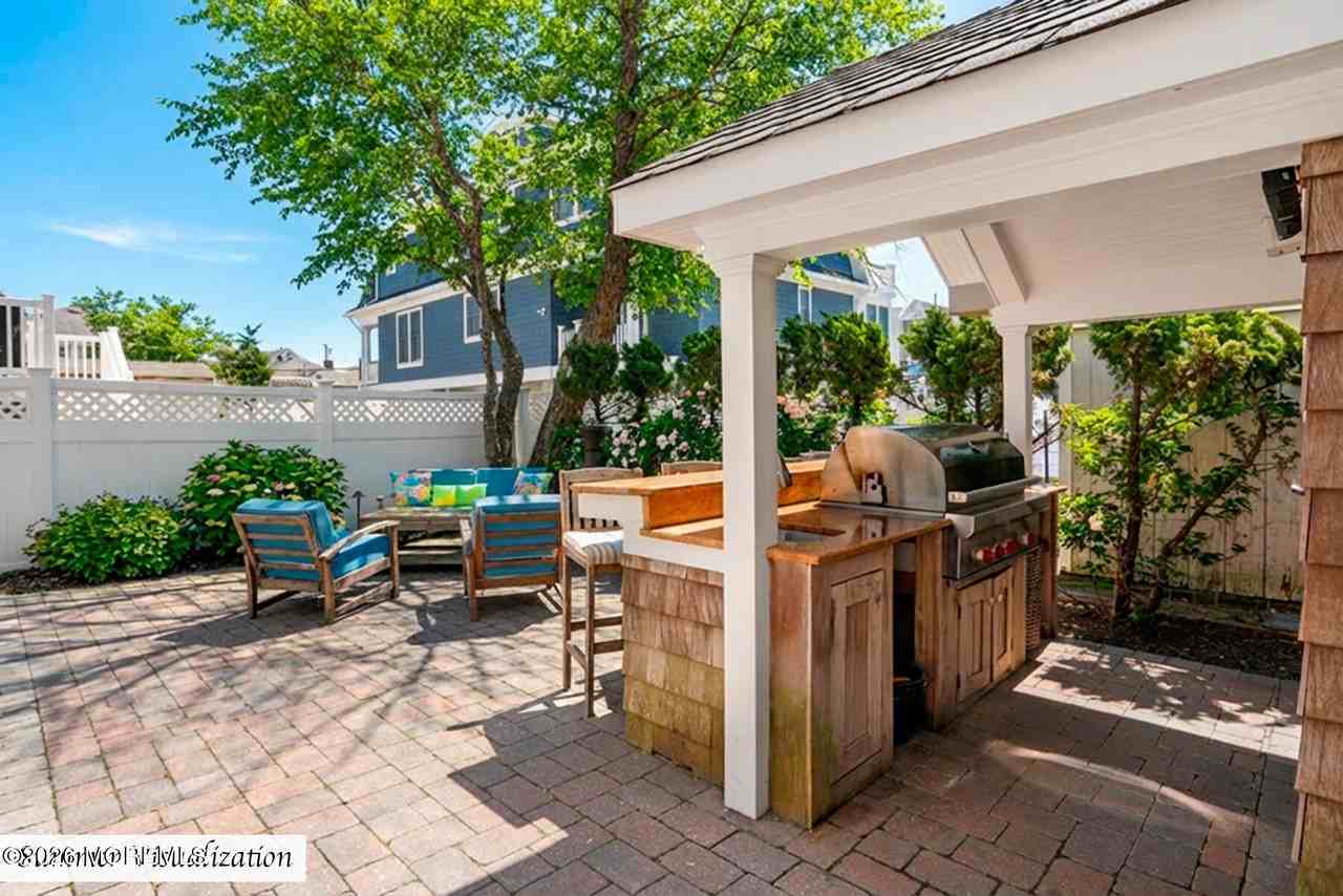 565 Trout Ave - Photo 6 of 37