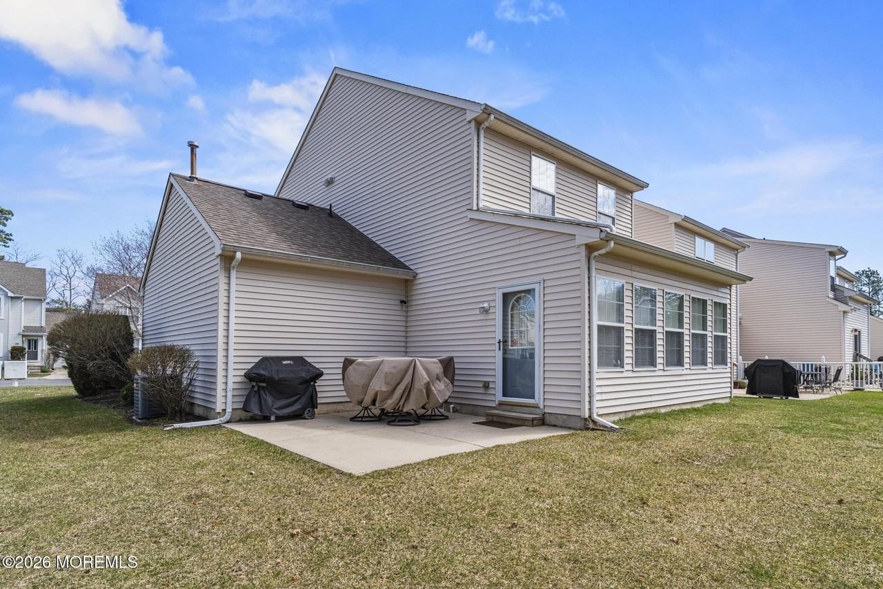 32 Pebble Beach Ln - Photo 3 of 30