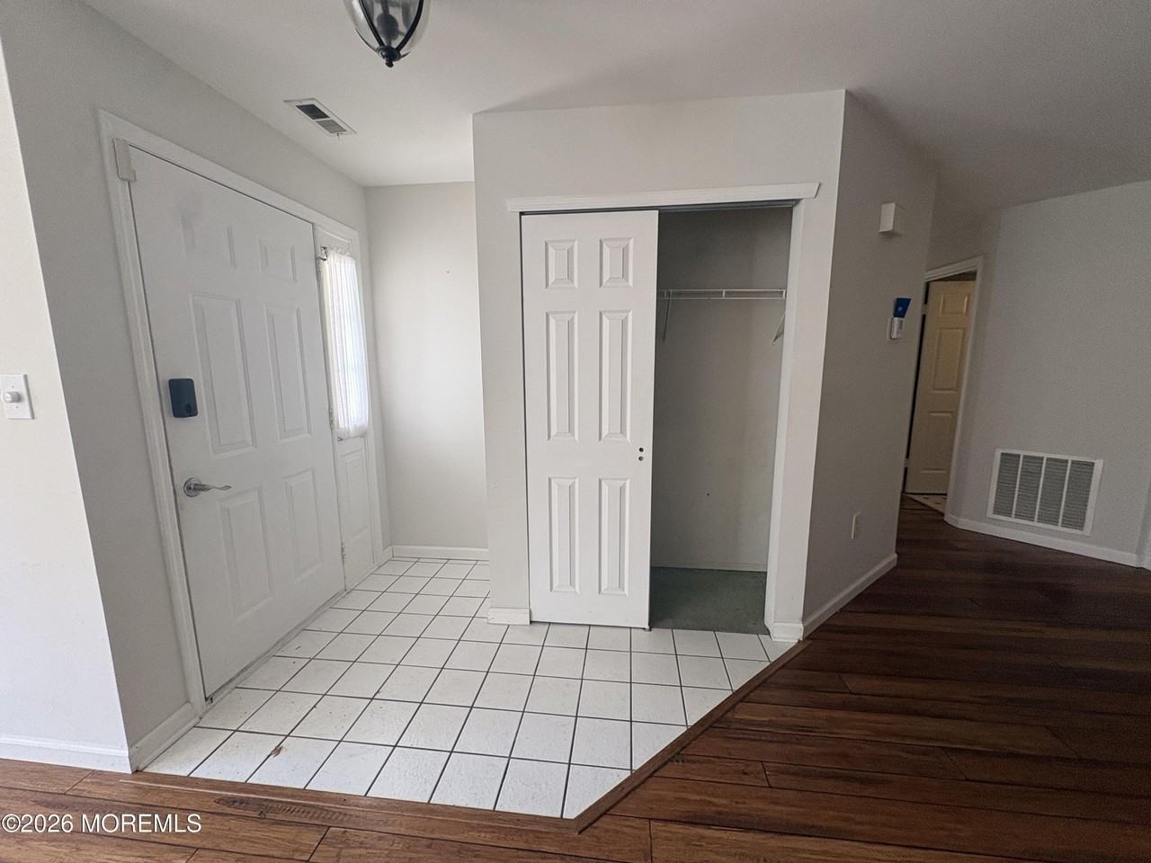 103 Racquet Rd - Photo 5 of 35