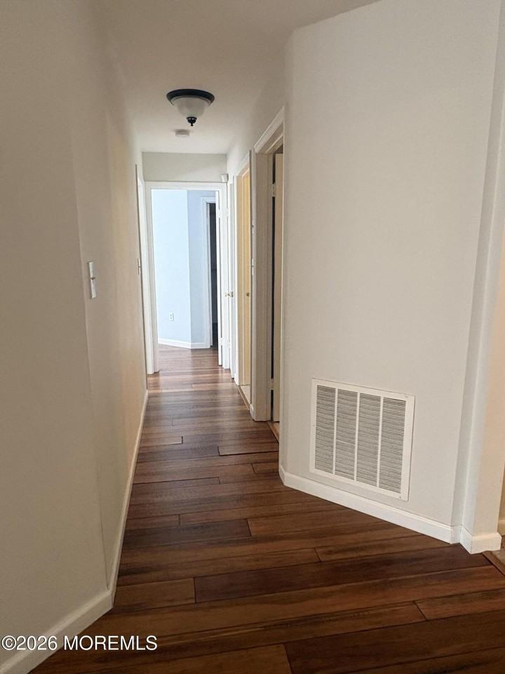 103 Racquet Rd - Photo 6 of 35