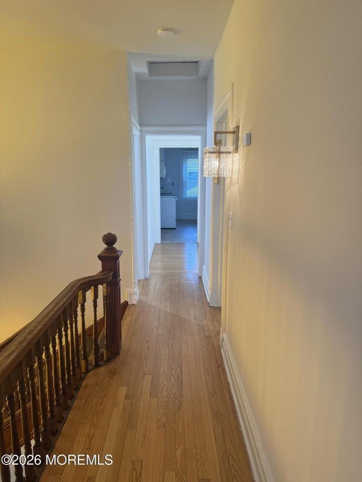 84 Mclaren St - Photo 7 of 23