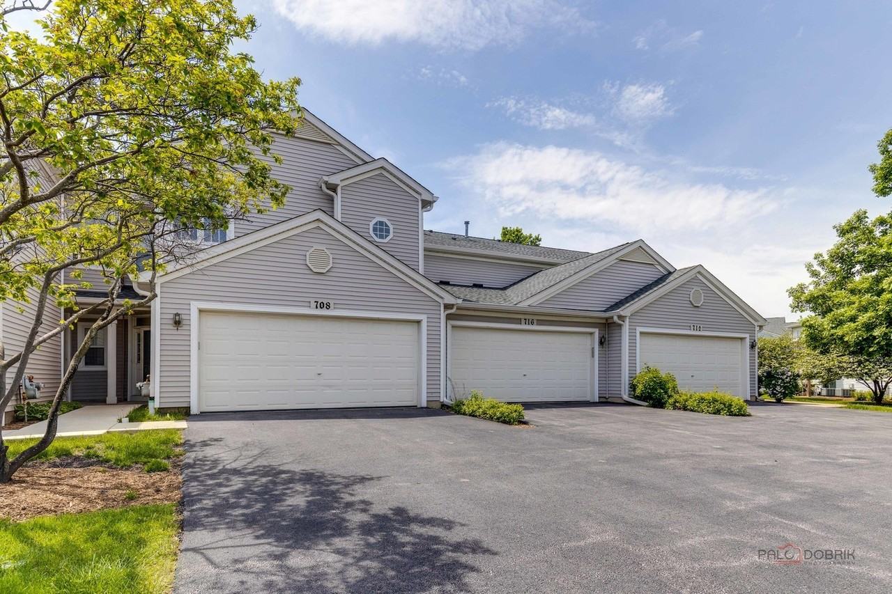 708 Valley View Ct - Photo 2 of 26