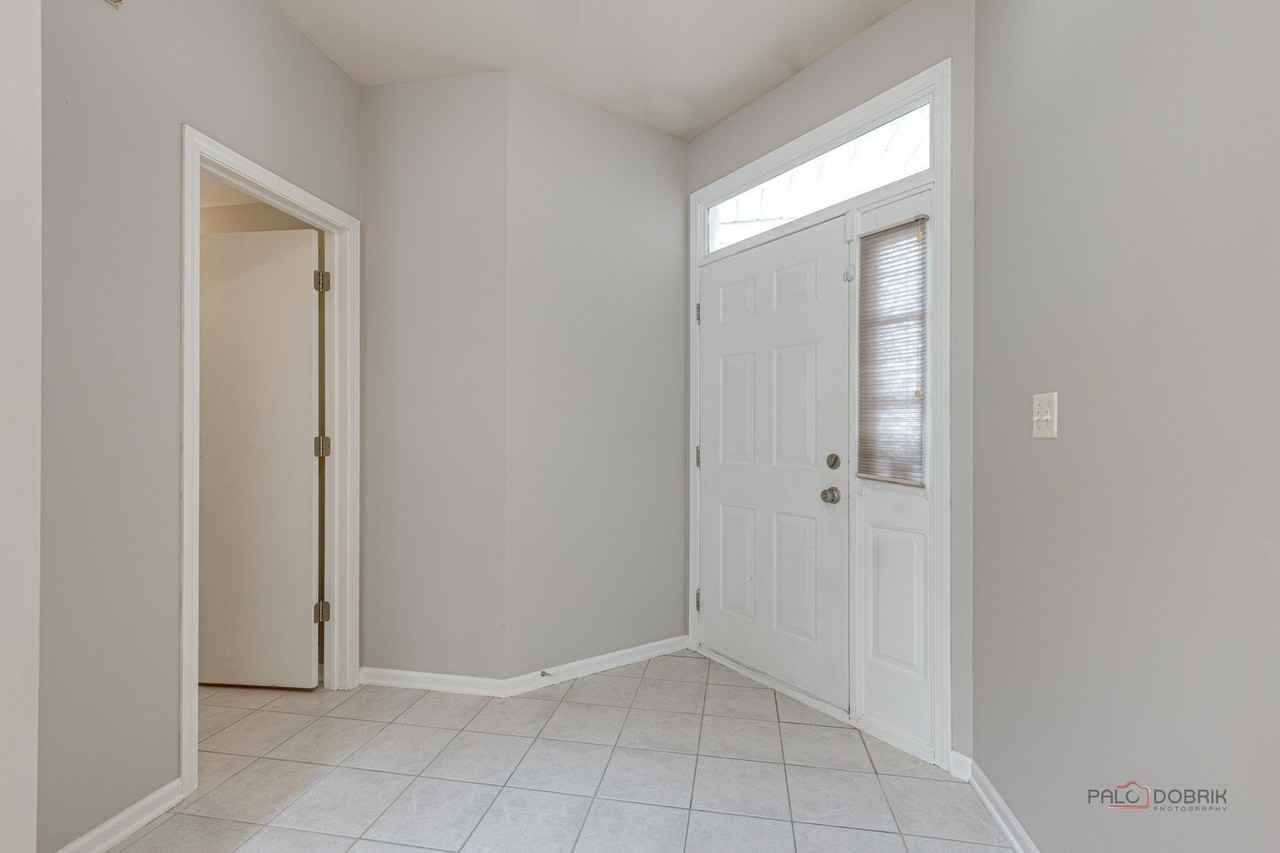 708 Valley View Ct - Photo 5 of 26