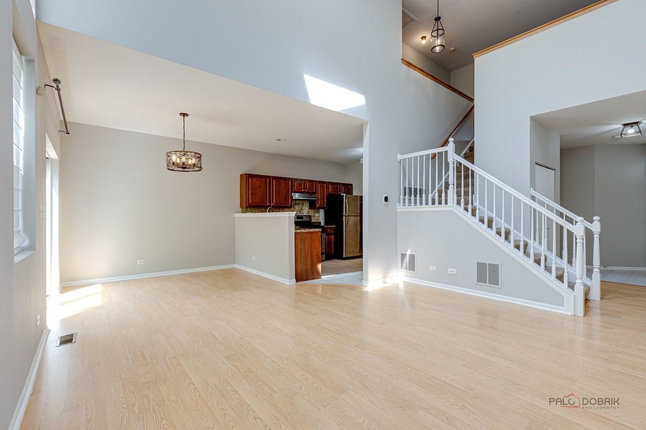 708 Valley View Ct - Photo 7 of 26